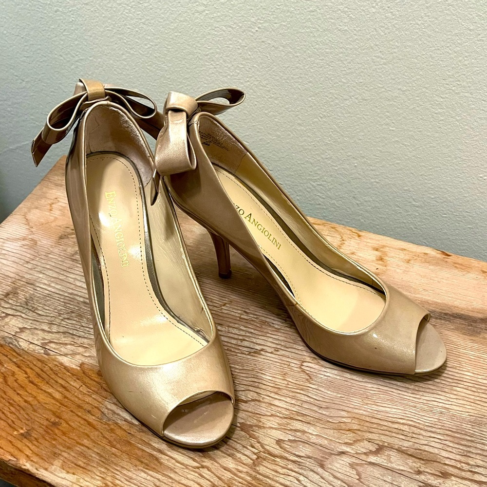 Enzo Angiolini open toe heel with bow - size 5 (FREE WITH PURCHASE!)